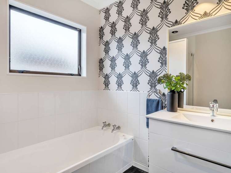 1 Loader Place Tawhero_24