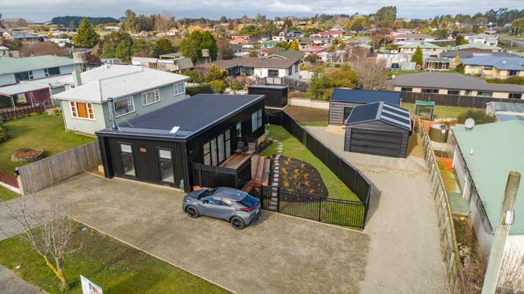 22 Charles Street Weston_35