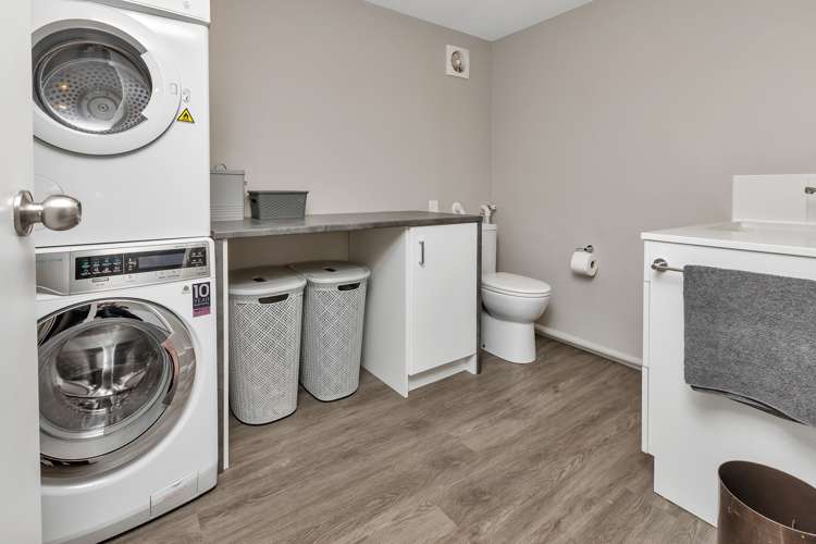 40 Memorial Drive Parahaki_15