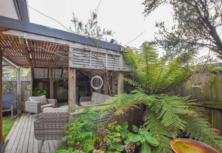 8 Ashmore Park Road Carterton_15
