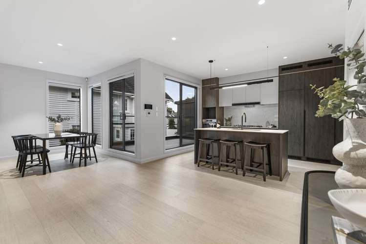 201E Hurstmere Road Takapuna_4