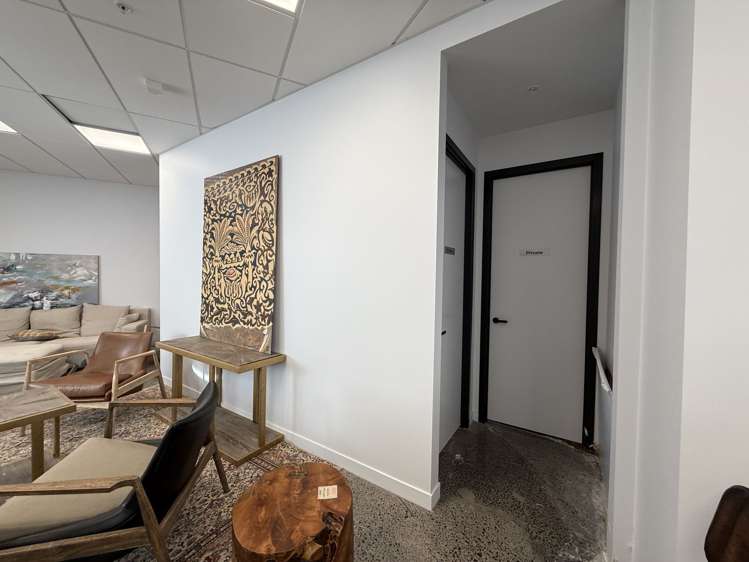 Shop 5/128 Hurstmere Road Takapuna_12