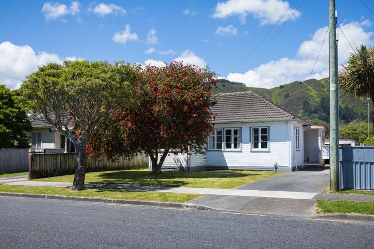 33 Gibson Crescent Naenae_13