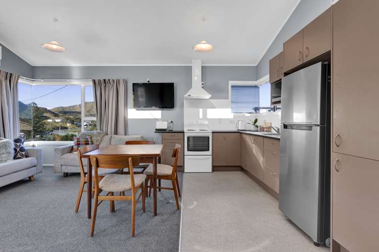 8 Tainui Street Mokau_6