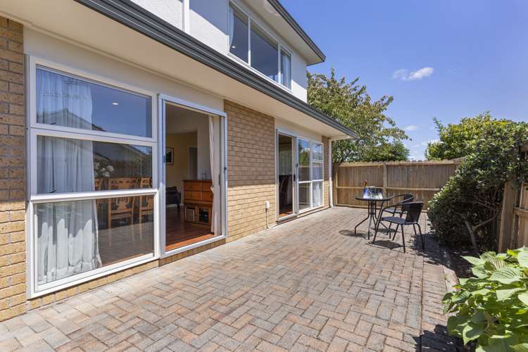 1/24 Headcorn Place Botany Downs_4