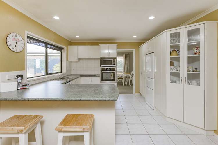 11 Norm Pellow Drive Manurewa_11