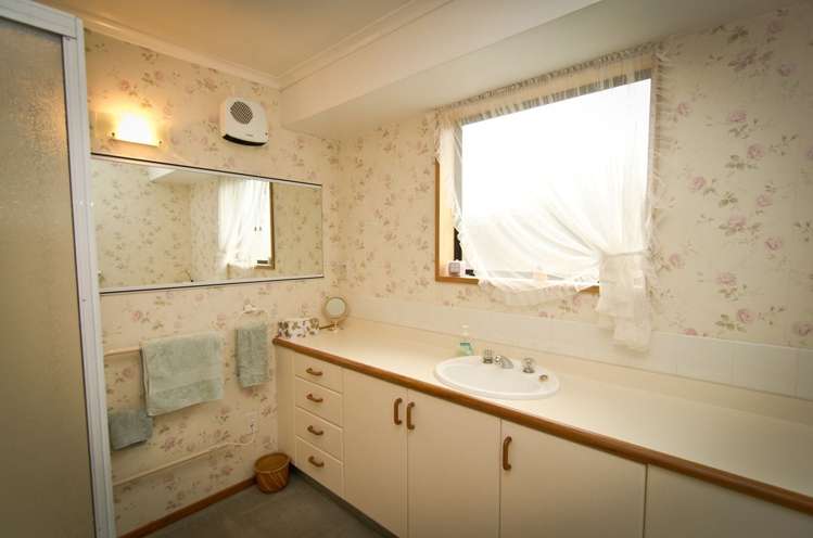 4/93 Avenue Road West End_8