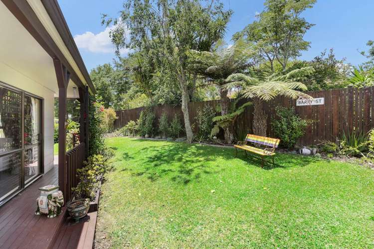 2/11 Landsberg Way Windsor Park_16