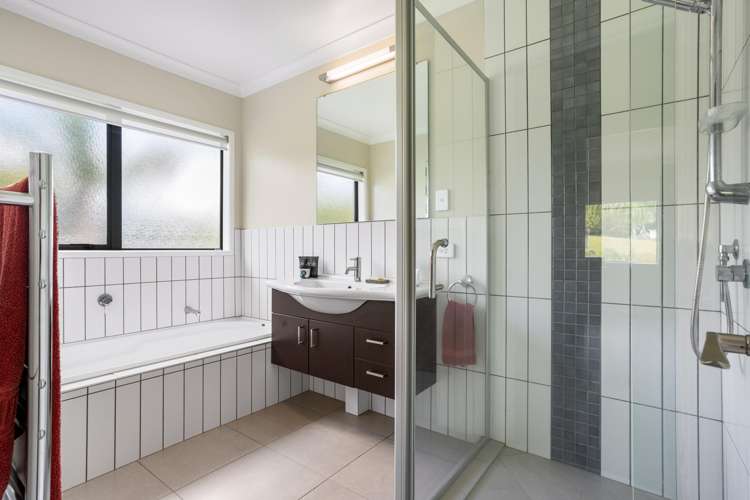 29 Sanctuary Cove Pauanui_16