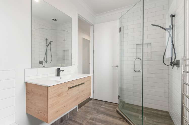 15 Keshvara Road Beachlands_24