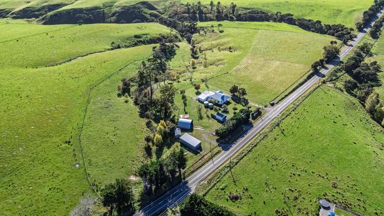 1322 Lake Ferry Road Martinborough_33