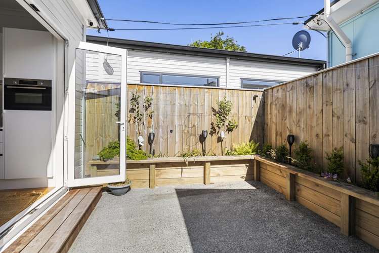 16 Rua Street Lyall Bay_12