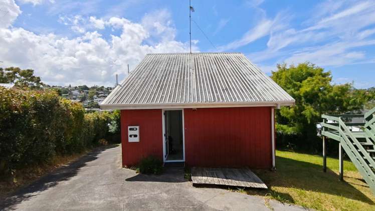 11B Helicon Place Sunnynook_1