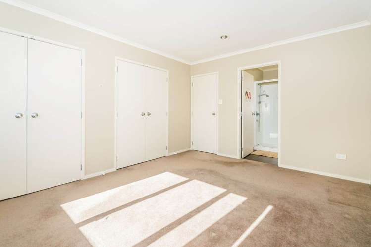 93 Fernhill Way Oteha_7