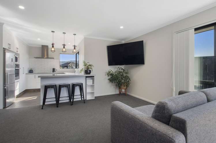 16 Eastbank Drive_5