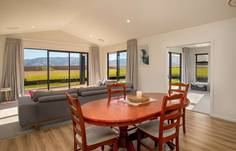 355 Golden Road Alexandra_8