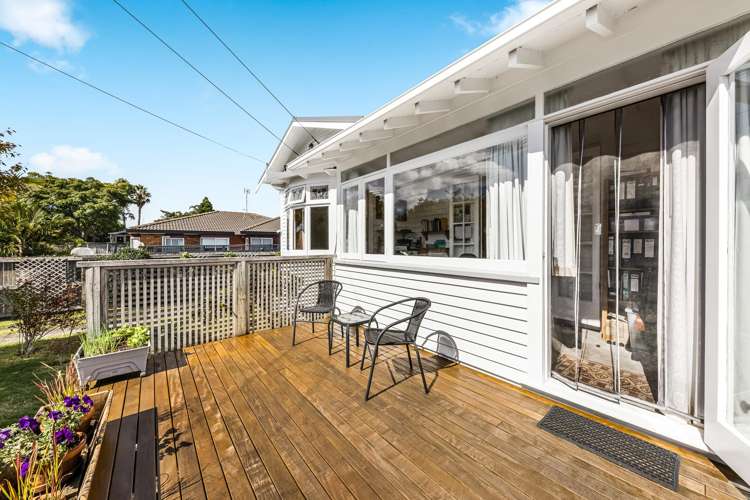 8 Invermay Avenue Mount Roskill_23