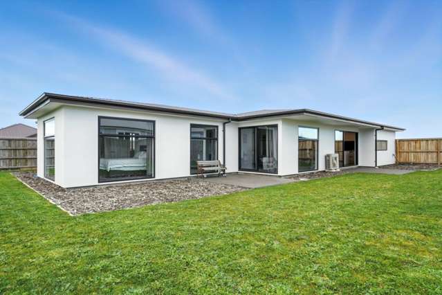 Just Like New - A Must to View!
