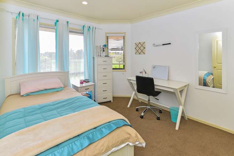 25 Castlehill Court Wattle Downs_18