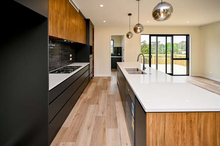 2 Wheki Place Swanson_20