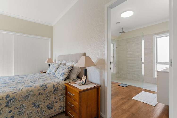 2 Dixon Street Carterton_13