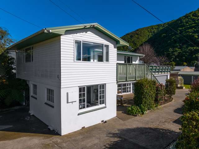 48 Beach Road Waikawa_1