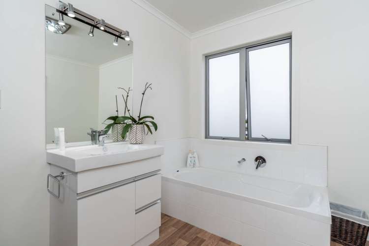 1 Sandpiper Lane Mangawhai Heads_12