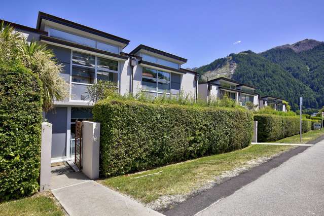 4/60 Hallenstein Street Queenstown_2