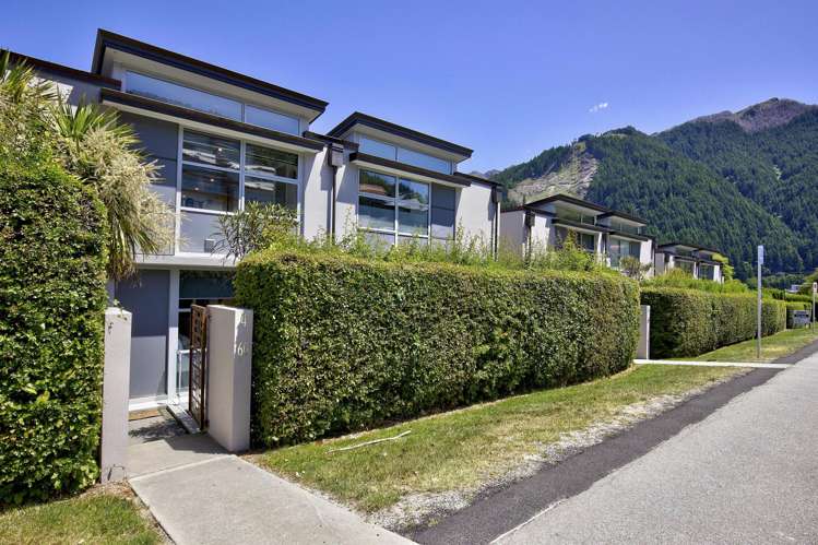 4/60 Hallenstein Street_2