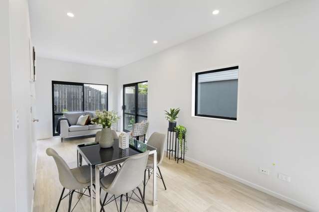 2/24 Andrew Road Howick_4