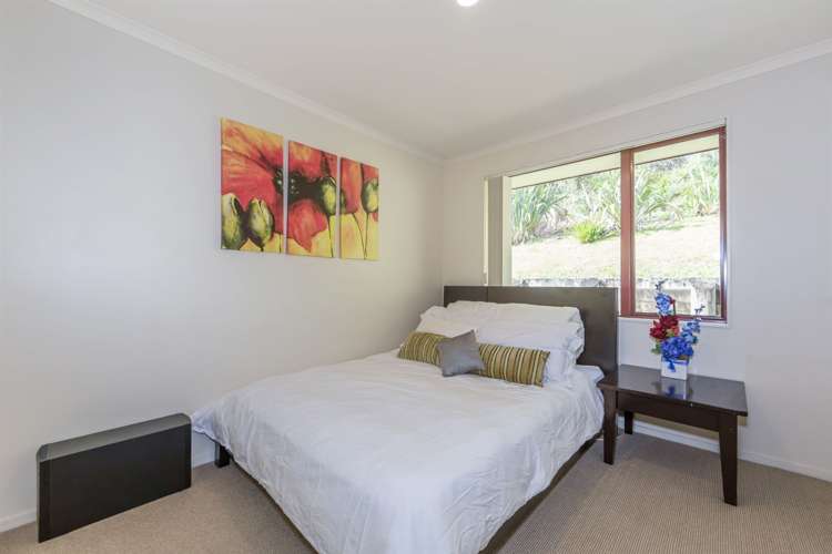 8 Fernbank Lane Greenhithe_18