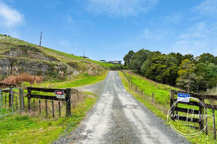55 Puriri Glade Maungaturoto_28