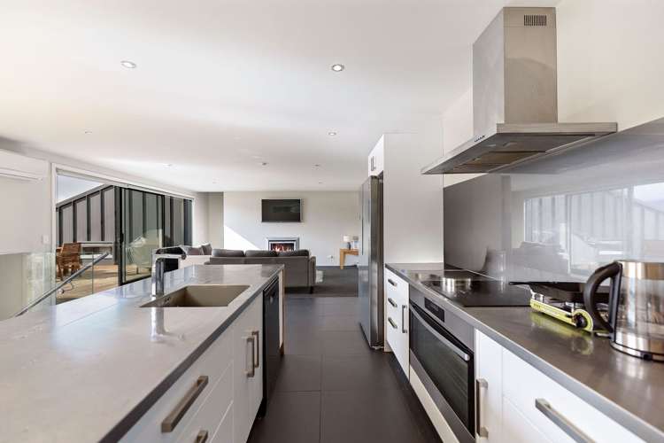 42B Highview Terrace Queenstown Hill_23