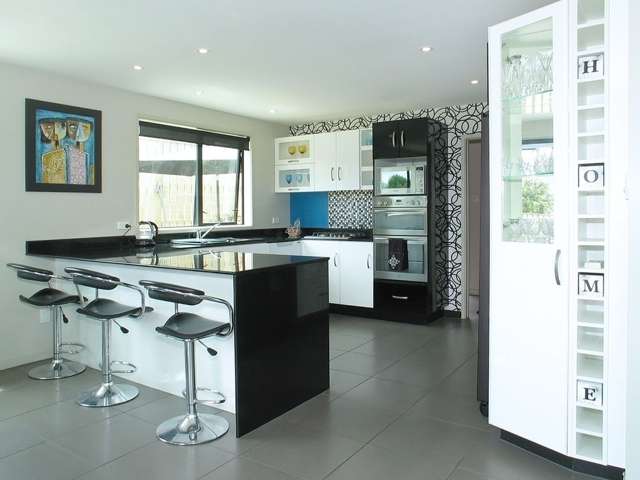 27 Richard Street Titahi Bay_3