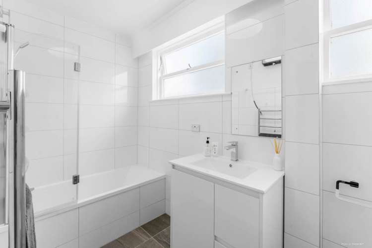 1/59 Glenmore Road Sunnyhills_16