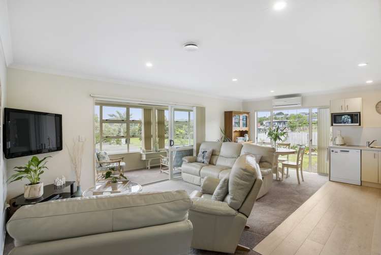 2 Columbia Crescent Beachlands_28