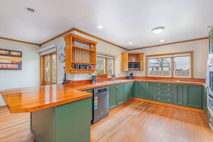 1911 Makino Road Halcombe_24