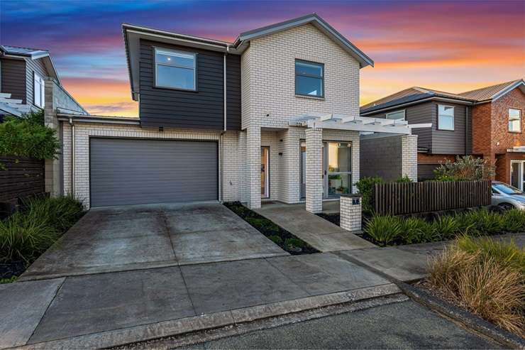 A three-bedroom home on Sherwood Avenue, in Te Atatu South, Auckland, sold after being listed with a fixed price of $949,000. Photo / Supplied