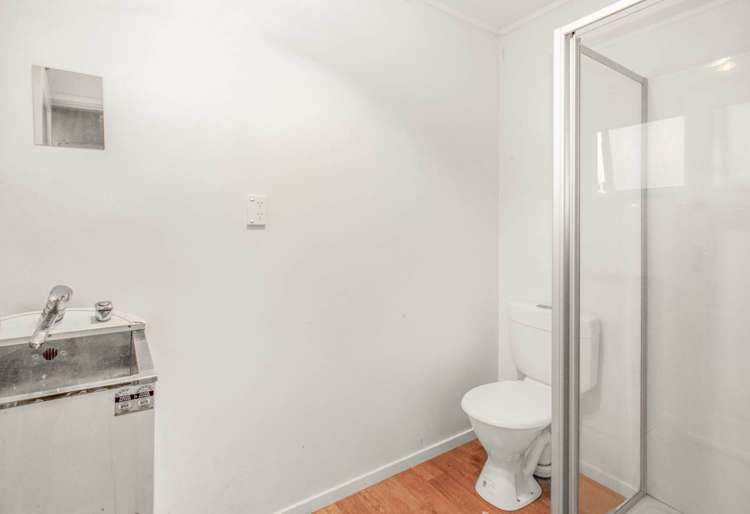 39 Staverton Crescent Mangere_24