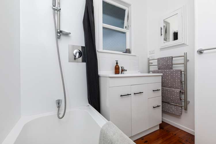 2 Meadow Crescent Te Atatu South_12