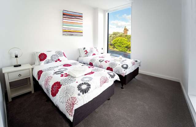 Chic 2BR Apt with Stunning Views