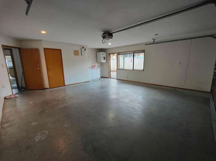 8 Auden Close 2369_17