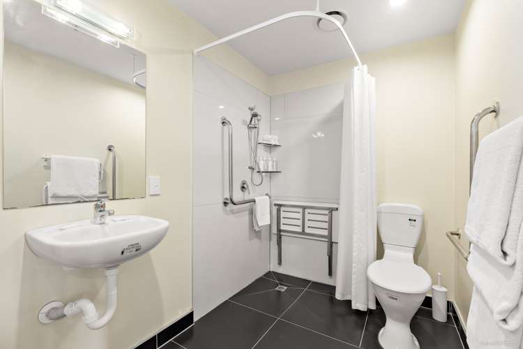 702/17 Amersham Way Manukau_5