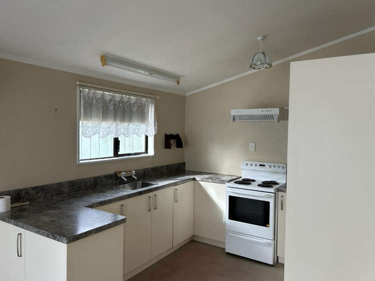 32B Bishopdale Avenue 10796_1
