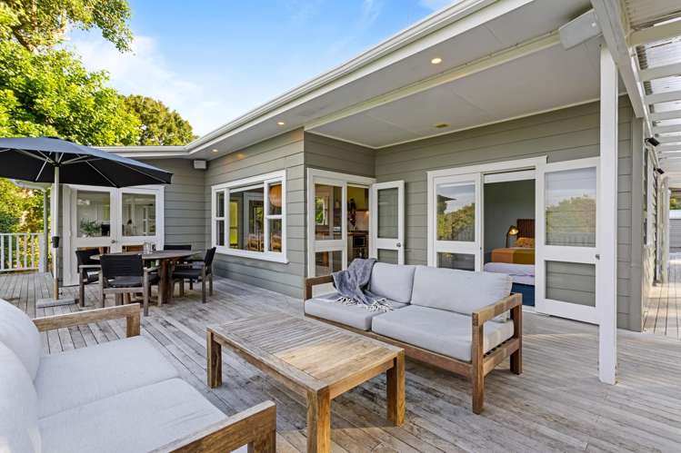 376 Taiapa Road Muriwai Beach_21