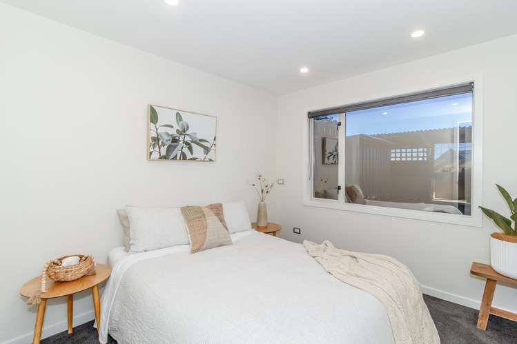 563 Marine Parade Napier South_13