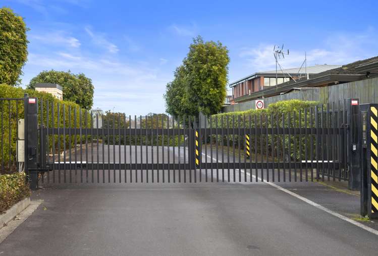 G02/102 Edinburgh Street Pukekohe_9