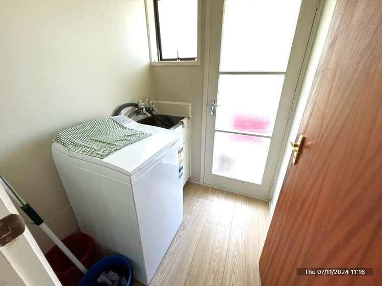 2/6 Papatahi Place Henderson_10