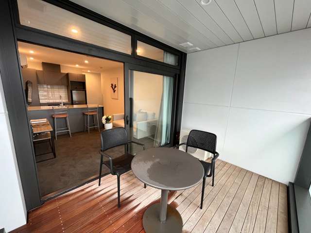 FANTASTIC ONE BEDROOM, TASTEFULLY DECORATED