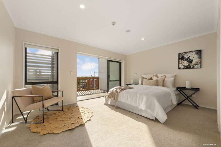 25 De Havilland Road_0